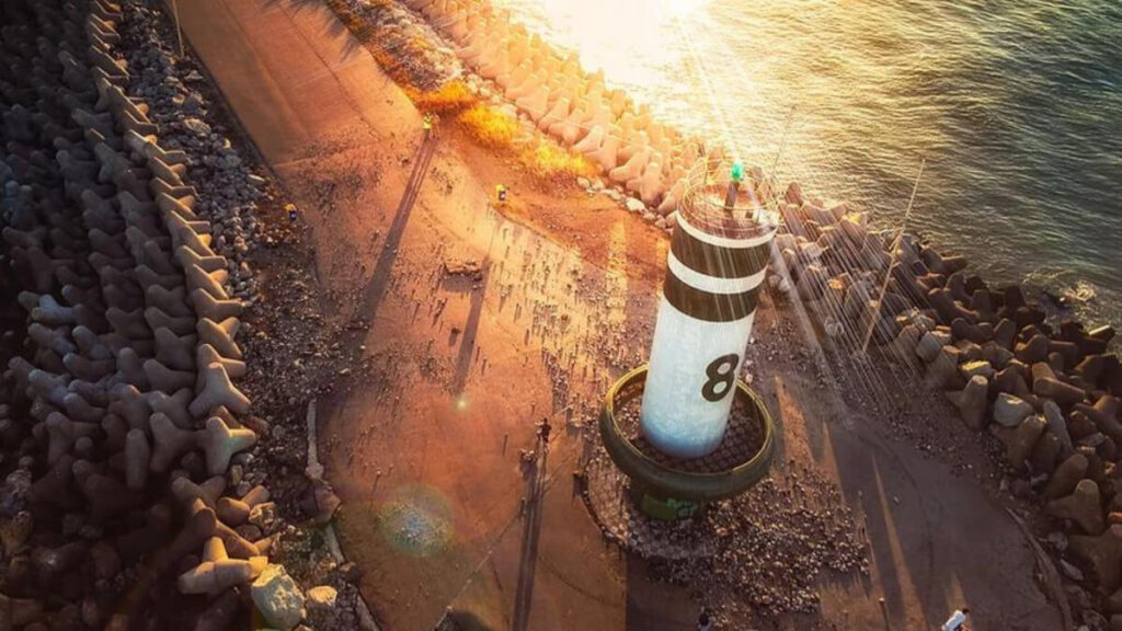 Farol e os Molhes da Barra - Itajaí – Foto: Divulgação Visite Itajaí
