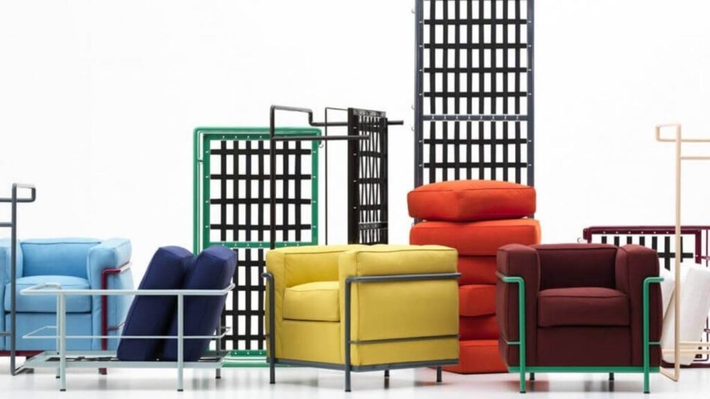 Diferentes estilos de poltronas LC2, com design atemporal e estrutura quadrada.
