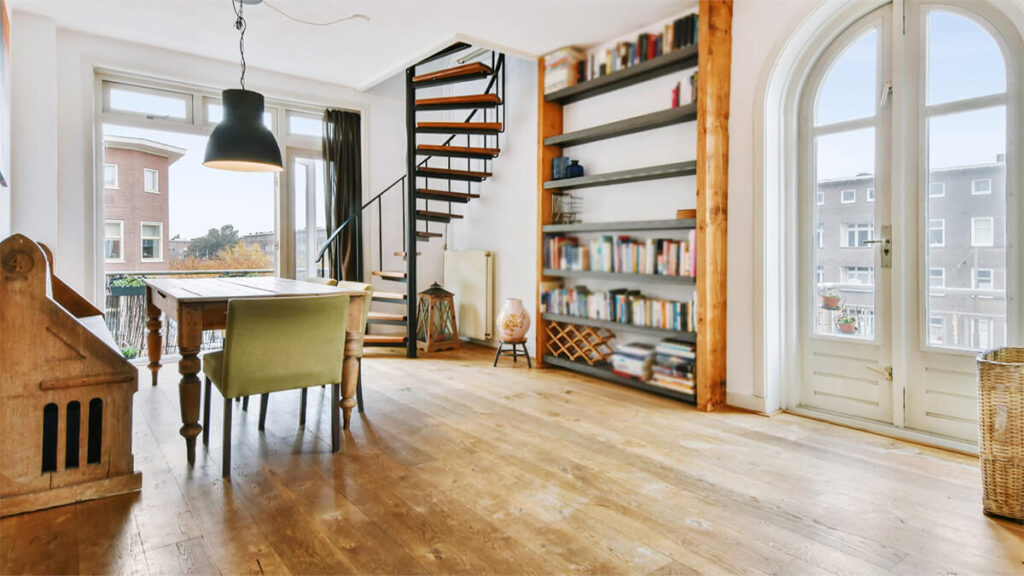 Funcionais e decorativas veja como escolher a estante perfeita para o seu apartamento